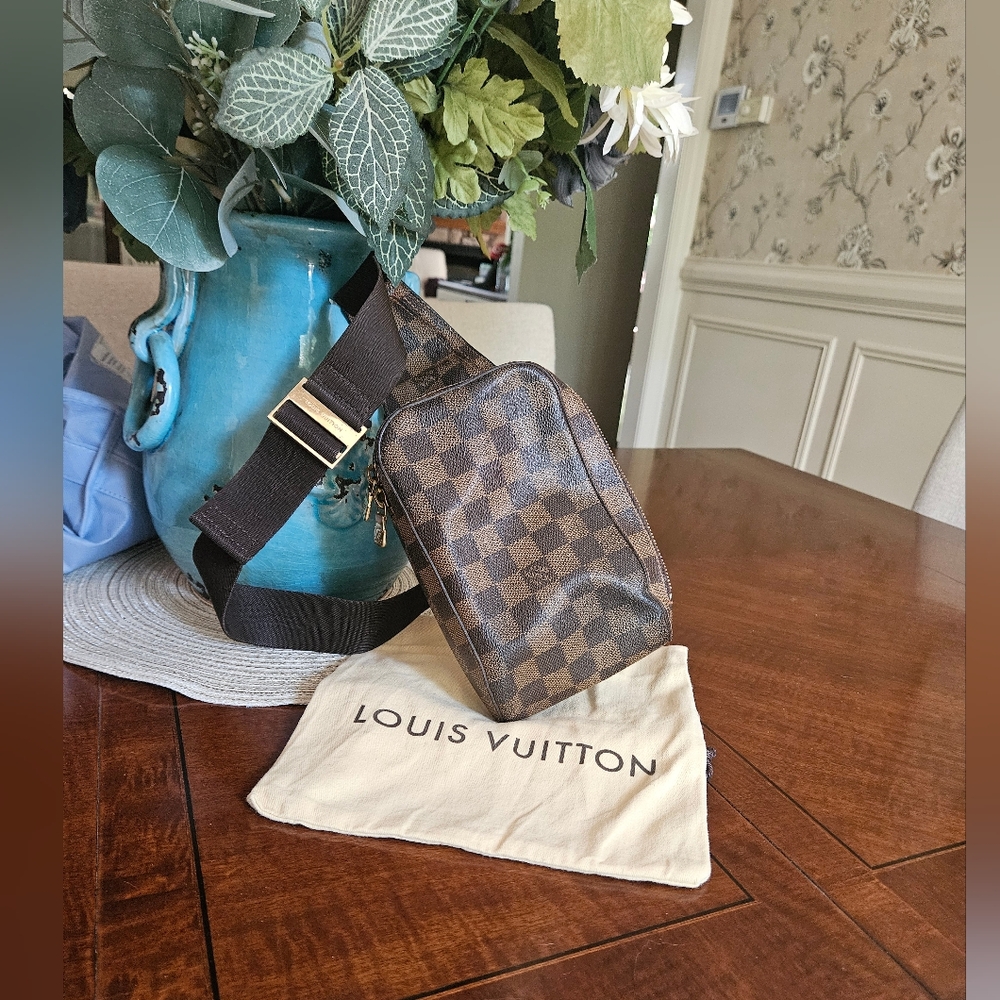 Louis Vuitton Geronimos With Dustbag In EUC